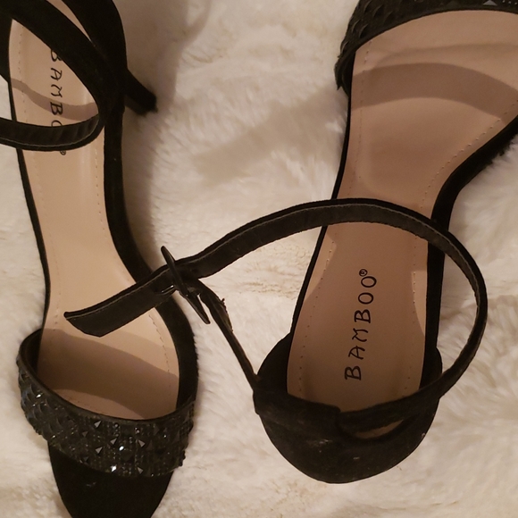 Shoes - Picture 3 of 4